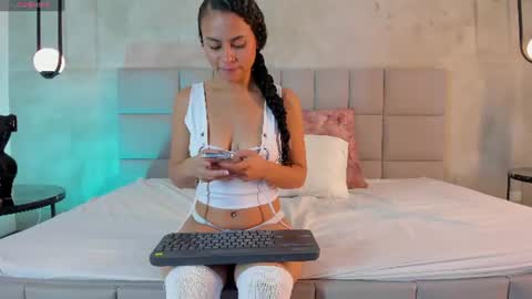 Mia Phalmer online show from 06.09.26