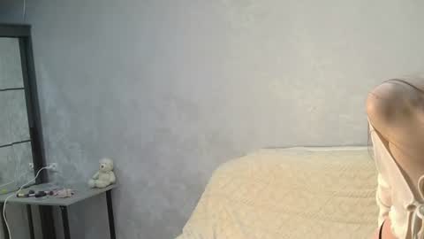 Snapshot of mia_pinkie chatting on 06.14.26 Mia online show from 06.14.26