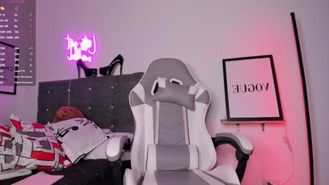 Mia online show from 02.26.25