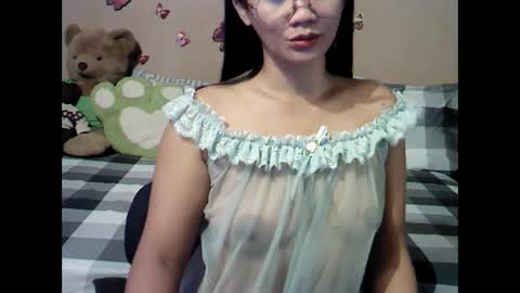 Snapshot of mia_rein chatting on 01.06.25 mia_rein online show from 01.06.25