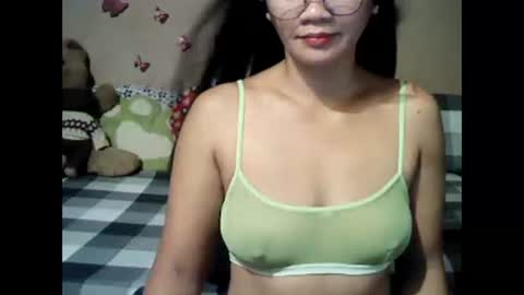 Snapshot of mia_rein chatting on 10.12.25 mia_rein online show from 10.12.25
