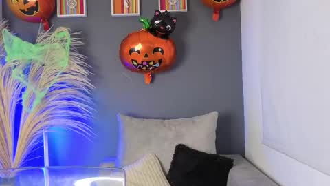 mia_rousse_dark online show from 10.17.25