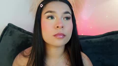 Mia online show from 04.23.26