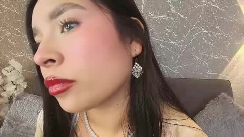 Mia Roux online show from 03.01.25