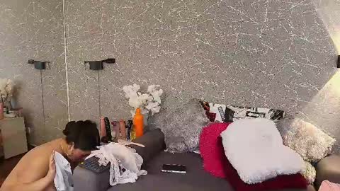 Mia Roux online show from 03.08.25