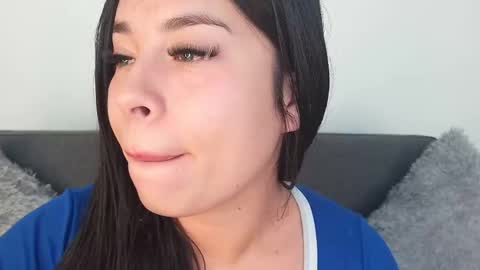 Mia Roux online show from 09.15.25