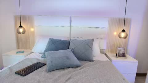 Mia  online show from 04.09.26