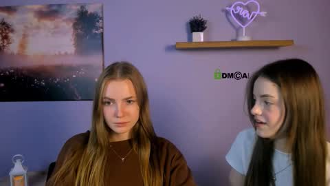 Snapshot of mia_starrr_ chatting on 11.11.25 mia_starrr_ online show from 11.11.25