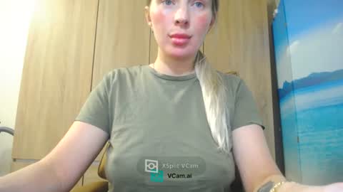 Snapshot of mia_sunnyy chatting on 06.14.26 Mia. online show from 06.14.26