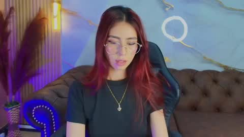 Mia online show from 10.03.25