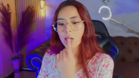 Mia online show from 10.10.25