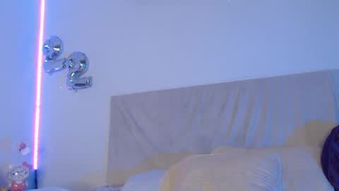 Mia Tylor online show from 04.27.26