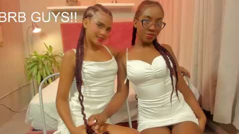 Snapshot of mia_velve chatting on 06.22.26 Mia online show from 06.22.26