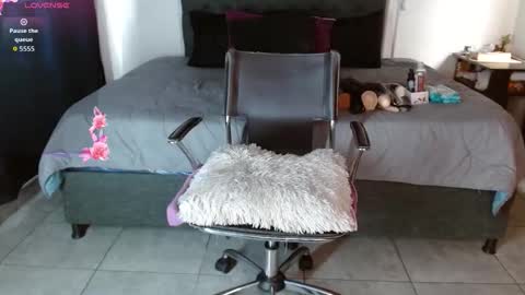 MIA  online show from 09.27.25