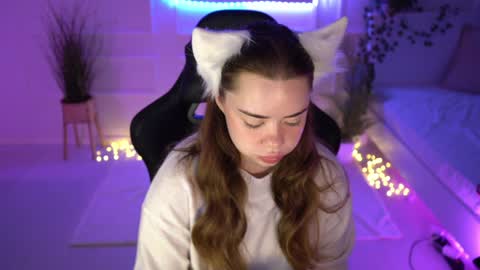 Snapshot of mia_vixen_ chatting on 01.19.25 VixenMia online show from 01.19.25