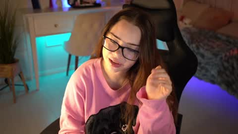 Snapshot of mia_vixen_ chatting on 02.07.25 VixenMia online show from 02.07.25