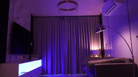 Snapshot of mia_vixen_ chatting on 10.03.25 VixenMia online show from 10.03.25