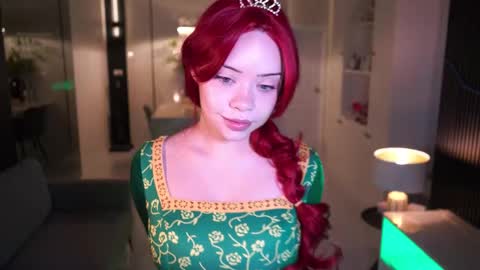 Snapshot of mia_vixen_ chatting on 10.12.25 VixenMia online show from 10.12.25