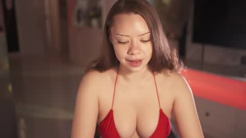 Snapshot of mia_vixen_ chatting on 05.17.26 VixenMia online show from 05.17.26