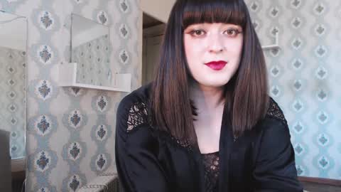 mia_wallase online show from 04.04.26
