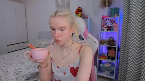 Mia online show from 02.10.26