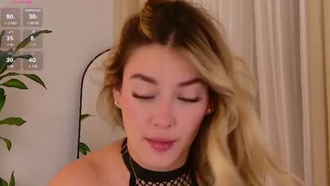 Mia White  online show from 07.06.26