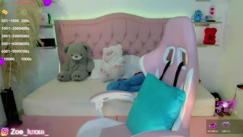 Snapshot of miaa_foxx_ chatting on 06.13.26 Mia online show from 06.13.26