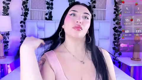 Mia online show from 11.19.25