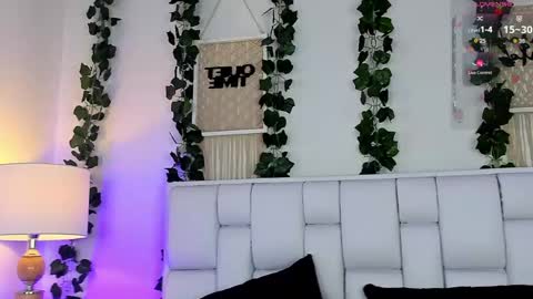 Mia online show from 05.05.26
