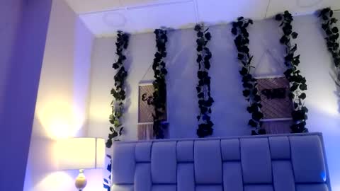 Mia online show from 05.24.26