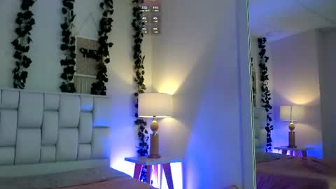 Mia online show from 06.11.26