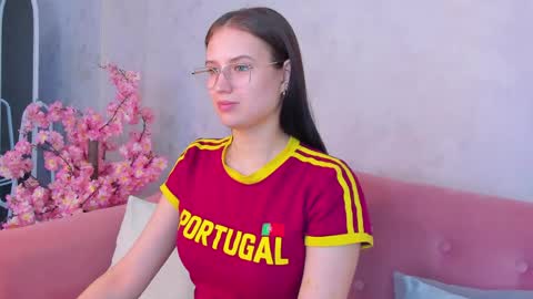 Mia online show from 05.03.26