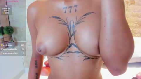 Snapshot of miaa_roldan chatting on 02.12.25 Miaa online show from 02.12.25