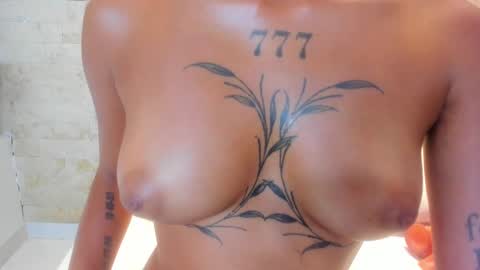 Snapshot of miaa_roldan chatting on 02.14.25 Miaa online show from 02.14.25