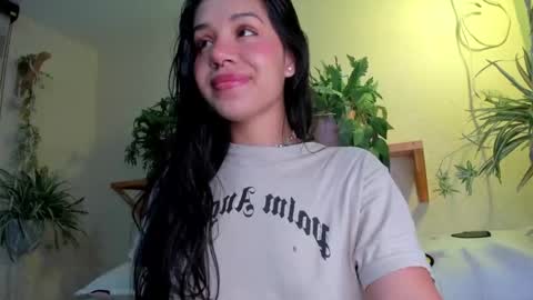 Snapshot of miaa_rose__ chatting on 01.10.25 Miaa online show from 01.10.25