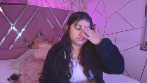 Snapshot of miaa_smiith1 chatting on 12.19.24 miaa_smiith1 online show from 12.19.24