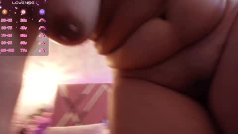 Snapshot of miaa_smiith1 chatting on 02.21.25 miaa_smiith1 online show from 02.21.25