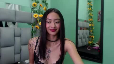 Snapshot of miaa_thopmson chatting on 03.08.25 Miaa online show from 03.08.25