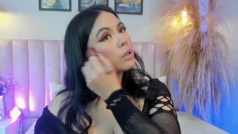 Snapshot of miaa_walker_ chatting on 01.16.26 Mia online show from 01.16.26