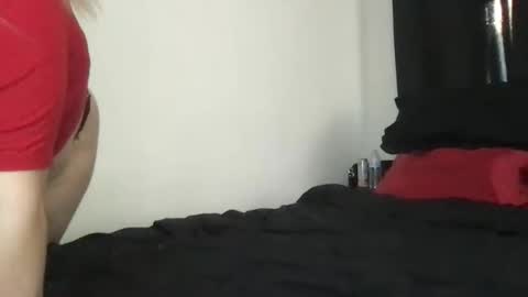 Snapshot of miaaasturbate chatting on 12.01.25 Mia Moji online show from 12.01.25