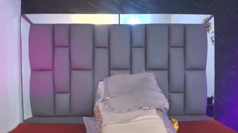 Mia online show from 01.14.26