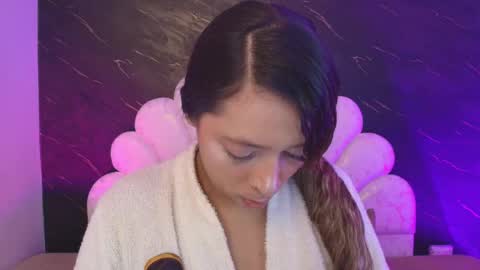 Mia online show from 05.07.26