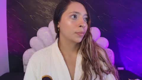 Mia online show from 05.13.26