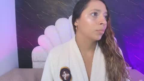 Mia online show from 06.10.26