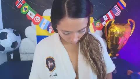 Mia online show from 06.24.26