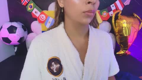 Mia online show from 06.25.26