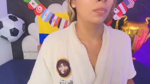 Mia online show from 07.16.26