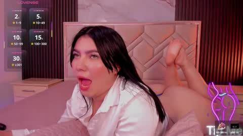 Miaa Farrel online show from 10.08.25