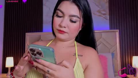 Snapshot of miaafarrel chatting on 07.02.26 Miaa Farrel online show from 07.02.26