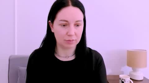 Mia online show from 04.21.26